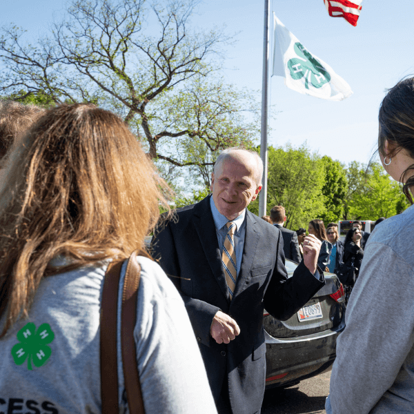 U.S. Acting Agriculture Deputy Secretary Kevin Shea welcomes students from the National 4-H conference to the Department of Agriculture in Washington, D.C.