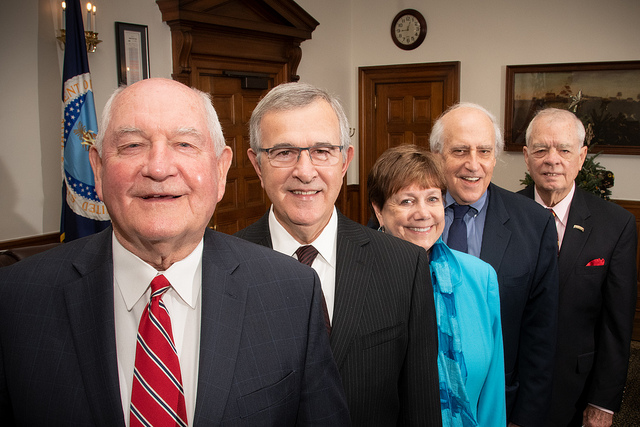 Secretary Perdue, former Secretaries Mike Johanns, Ann Veneman, Dan Glickman, and John Block