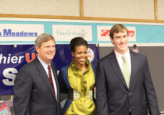 Ross Ohlendorf is joined by First Lady Michelle Obama and Secretary Tom Vilsack at Hollin Meadows Elementary School
