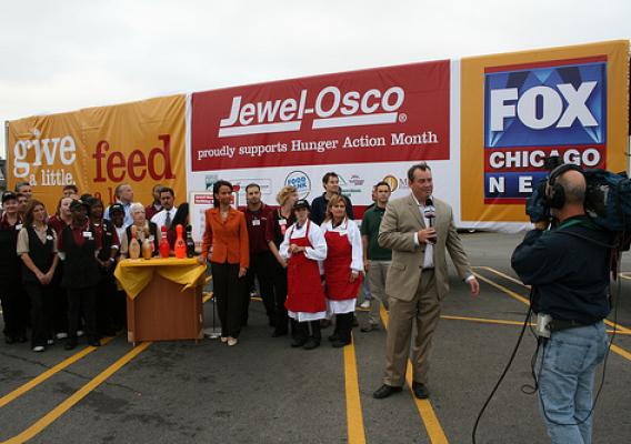 FOX-Chicago News reporter Patrick Elwood reported live on the efforts of Greater Chicago Food Depository, Jewel food stores, and dozens of volunteers to raise food and money for Hunger Action Month.
