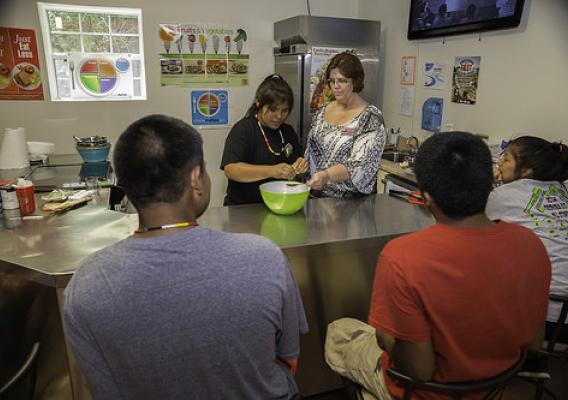 Nutrition Educator Liz Easterling of the Mississippi State Extension Service leads a cooking demonstration of "farmers market salsa."