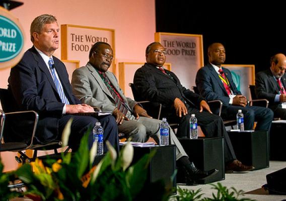 Agriculture Secretary Tom Vilsack moderated a roundtable discussion on “Sharing Agricultural Knowledge to Drive Sustainable Growth” at the World Food Prize Symposium in Des Moines, Iowa, on October 13. Seated from left to right are Secretary Tom Vilsack, Ghanaian Agriculture Minister Kwesi Ahwoi, Tanzanian Agriculture Minister Jumanne Maghembe, Mozambican Agriculture Minister José Pacheco, and Director General-designate of the Food and Agriculture Organization of the United Nations José Graziano da Silva. C