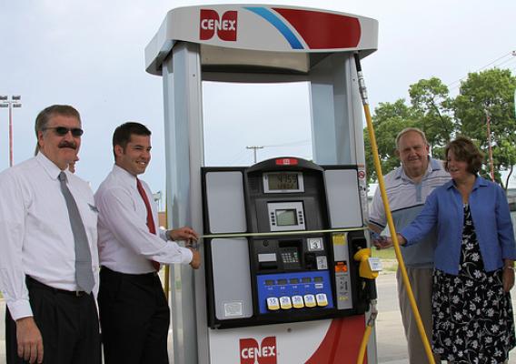 The ribbon was cut on the first flex fuel pump in McLeod County and the first flex fuel pump financed by REAP in Minnesota on Aug. 8 at the Glencoe Co-op Association. From left: Chuck Ackman, Sen. Amy Klobuchar’s office; Charlie Poster, Minnesota Department of Agriculture; Dale Heglund, Glencoe Co-op Association; Colleen Landkamer, USDA Rural Development State Director.