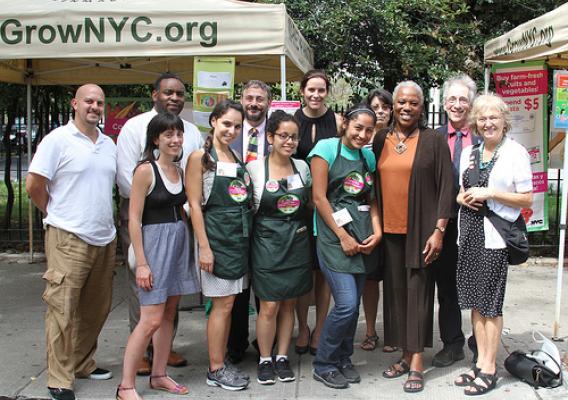 (left to right top) Mike Hurwitz, Director of the Greenmarkets Programs, GrowNYC; Anthony Jordan, Community Liaison for Congressman Serrano; Joel Berg, Executive Director, New York City Coalition Against Hunger; Kim Kessler, Food Policy Coordinator, NYC Mayor’s Office; Cathy Nonas, Senior Advisor, DOHMH. (left to right bottom) Alyson Abrami, Manager Farmers’ Market Program, DOHMH; Culinary Nutritionists, Stellar Farmers’ Market Program; Audrey Rowe, Administrator for the USDA Food and Nutrition Service; Lin